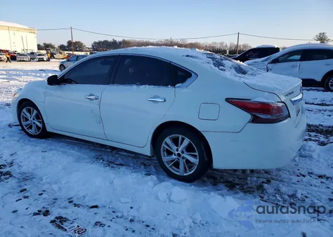 2015 Nissan Altima 2.5 из США, поврежденный, VIN 1N4AL3AP5FC284411